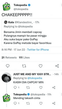 interaksi dengan gaya bahasa yang casual sesuai dengan brand voice yang ditentukan.